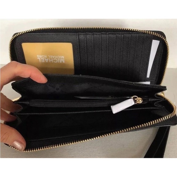 New Michael Kors Jet Set Large Travel Continental wallet Leather Black with Gold - Picture 6 of 7
